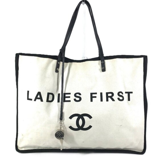 CHANEL Black Shoulder Bag - Picture 1 of 16